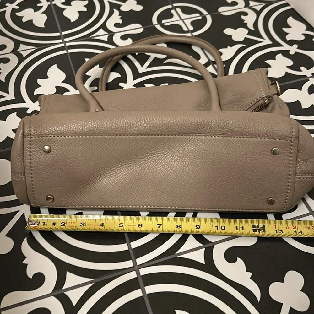 Kate Spade Cobble Hill Leslie Large Satchel Beige Leather Pebbled